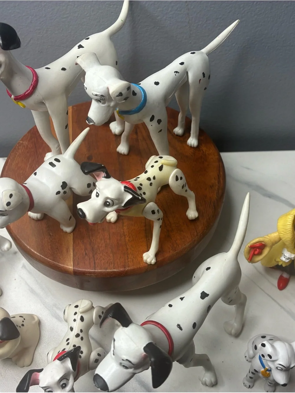 Disney 101 Dalmatians Figure Lot of 11 Pongo, Perdita, Puppies & Cruella